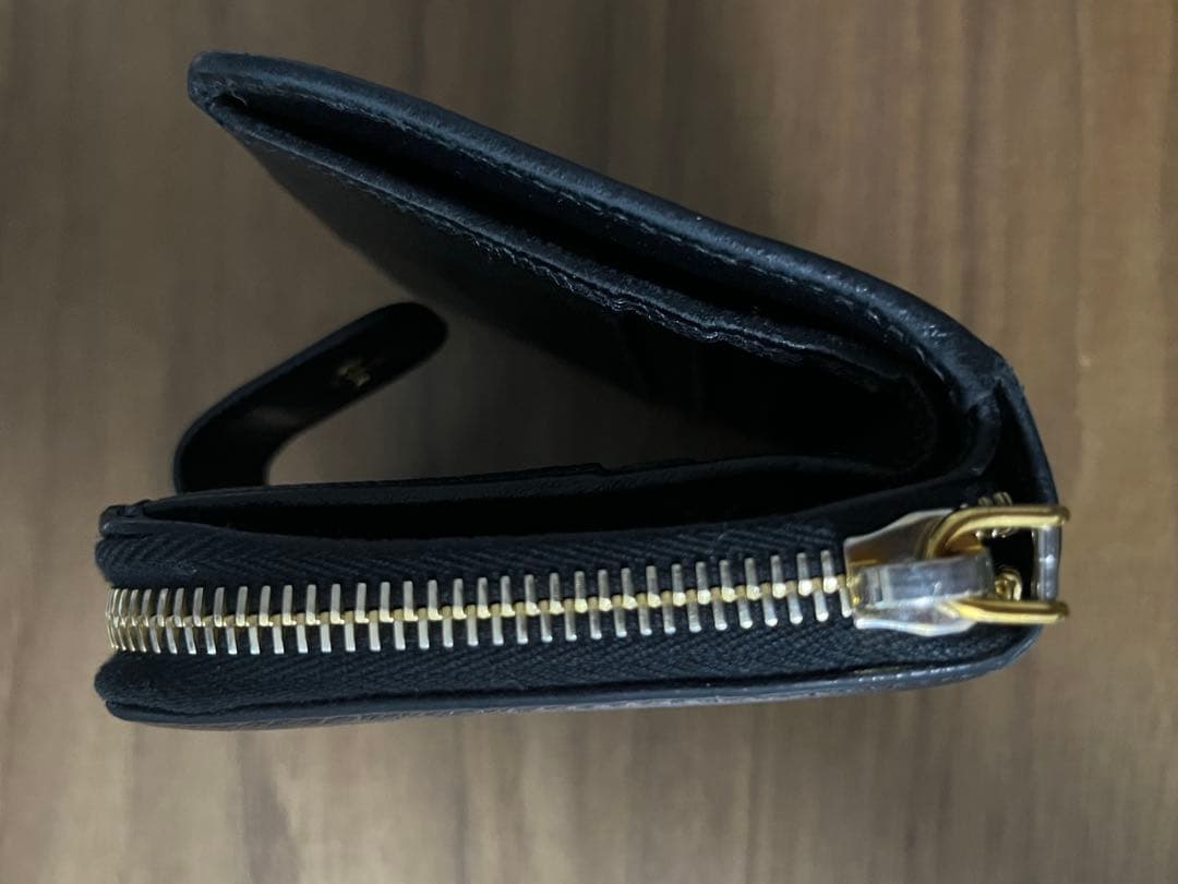 PRADA ブラック　レザー 二つ折り財布　サフィアーノ