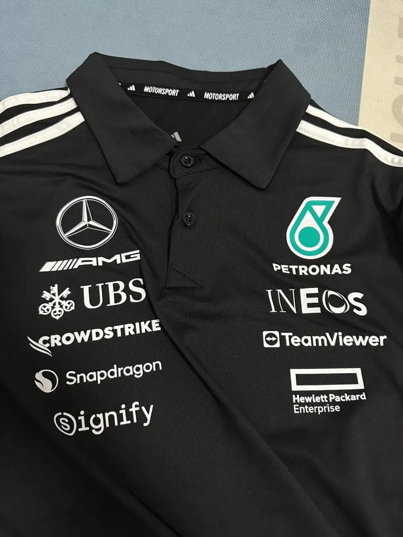 2025 年メルセデス F1 ブラック POLO シャツ レーシングウェア