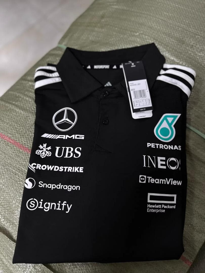 2025 年メルセデス F1 ブラック POLO シャツ レーシングウェア
