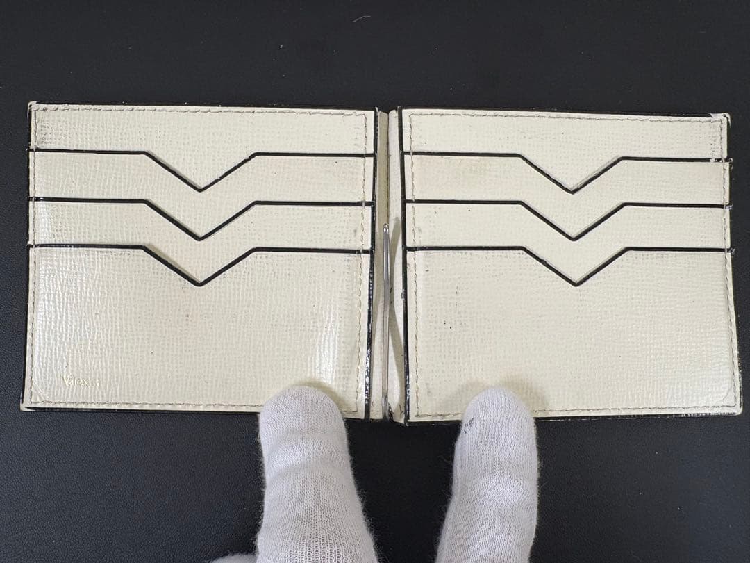 ヴァレクストラ　レザー　マネークリップ　白