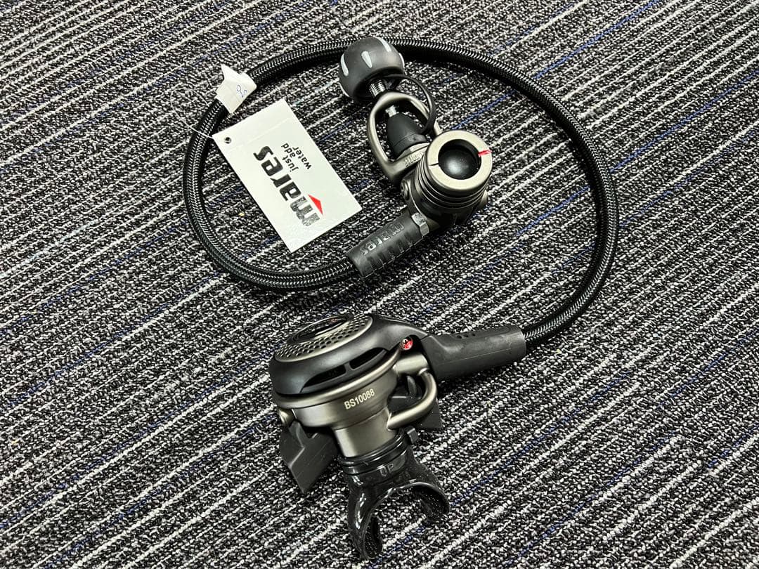 ★新品未使用 Mares マレス レギュレーター 限定モデル ブラックサファイア