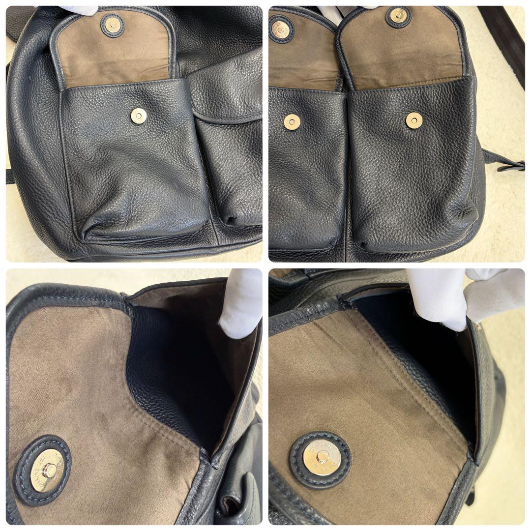 ペッレモルビダ メイデンボヤージュ フラップバックパック リュック レザー 紺色