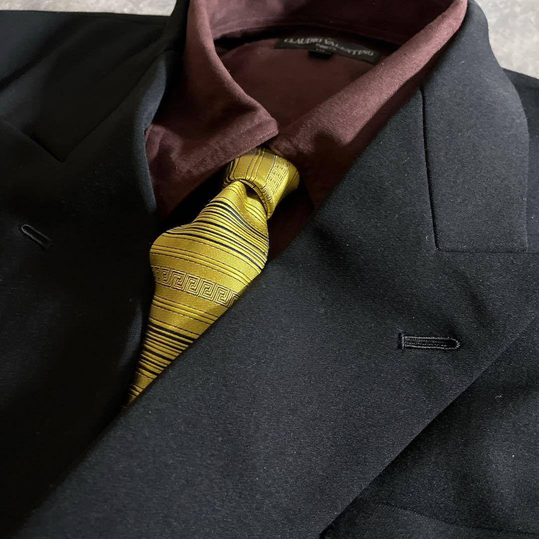 極上 漆黒ウール 黒金ボタン ダブルブレストスーツ × VERUSACEネクタイ