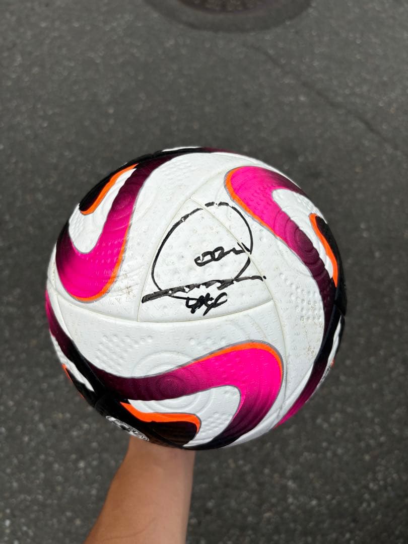 T*3様 サッカーボール 小野伸二サイン入り 保護ケース付き　コネクト24