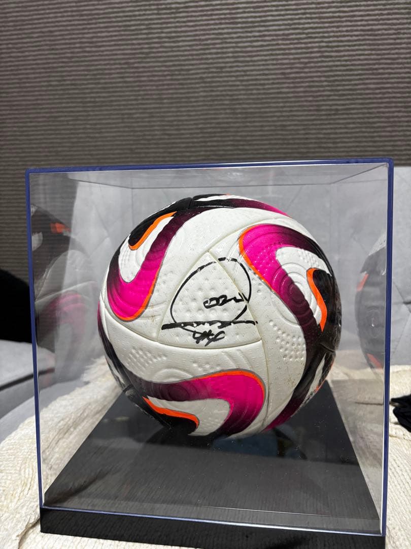 T*3様 サッカーボール 小野伸二サイン入り 保護ケース付き　コネクト24