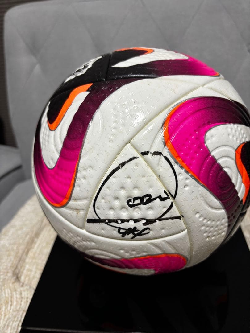 T*3様 サッカーボール 小野伸二サイン入り 保護ケース付き　コネクト24