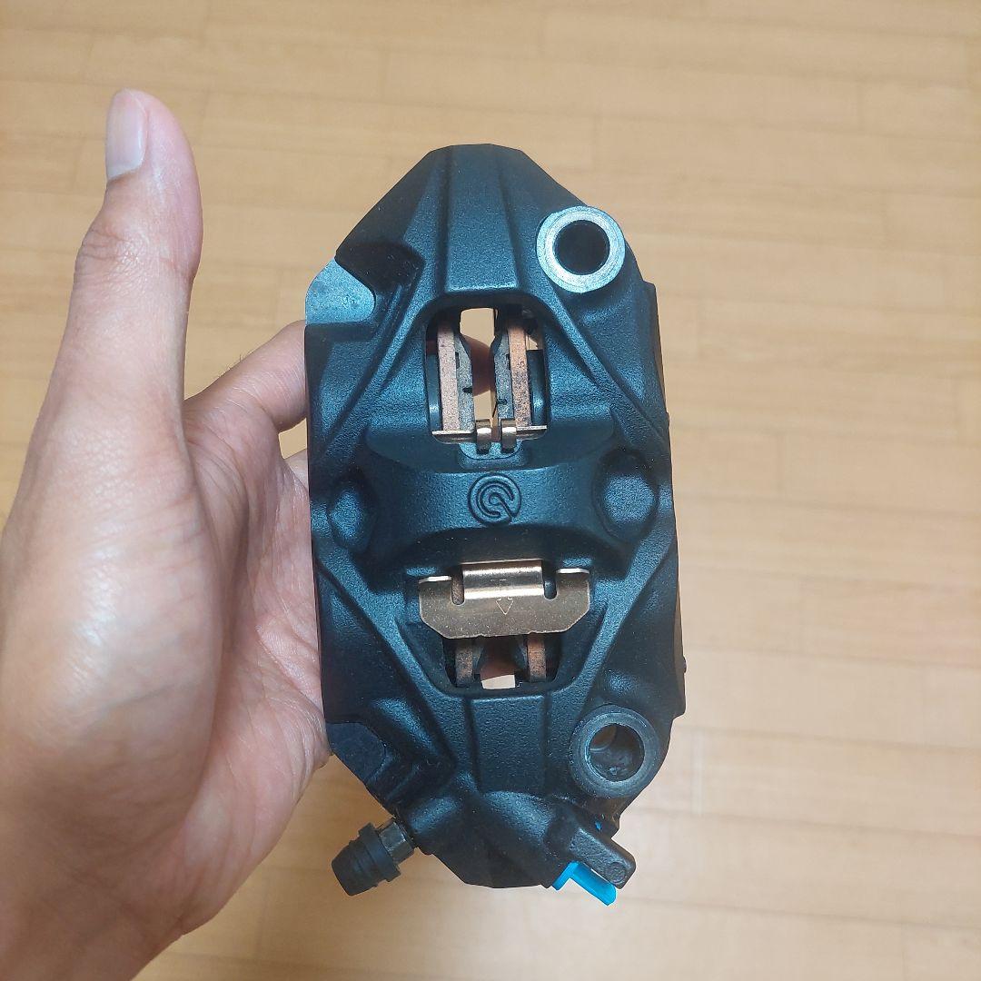 brembo ブレーキキャリパー 黒 未使用