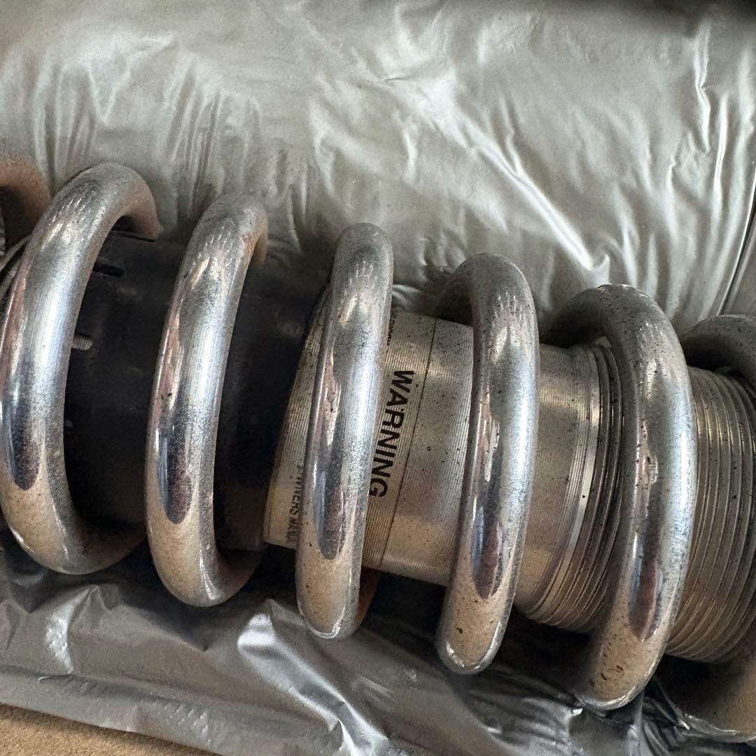 ハーレー　オーリンズ　ダイナ　サスペンションhd616 12インチ