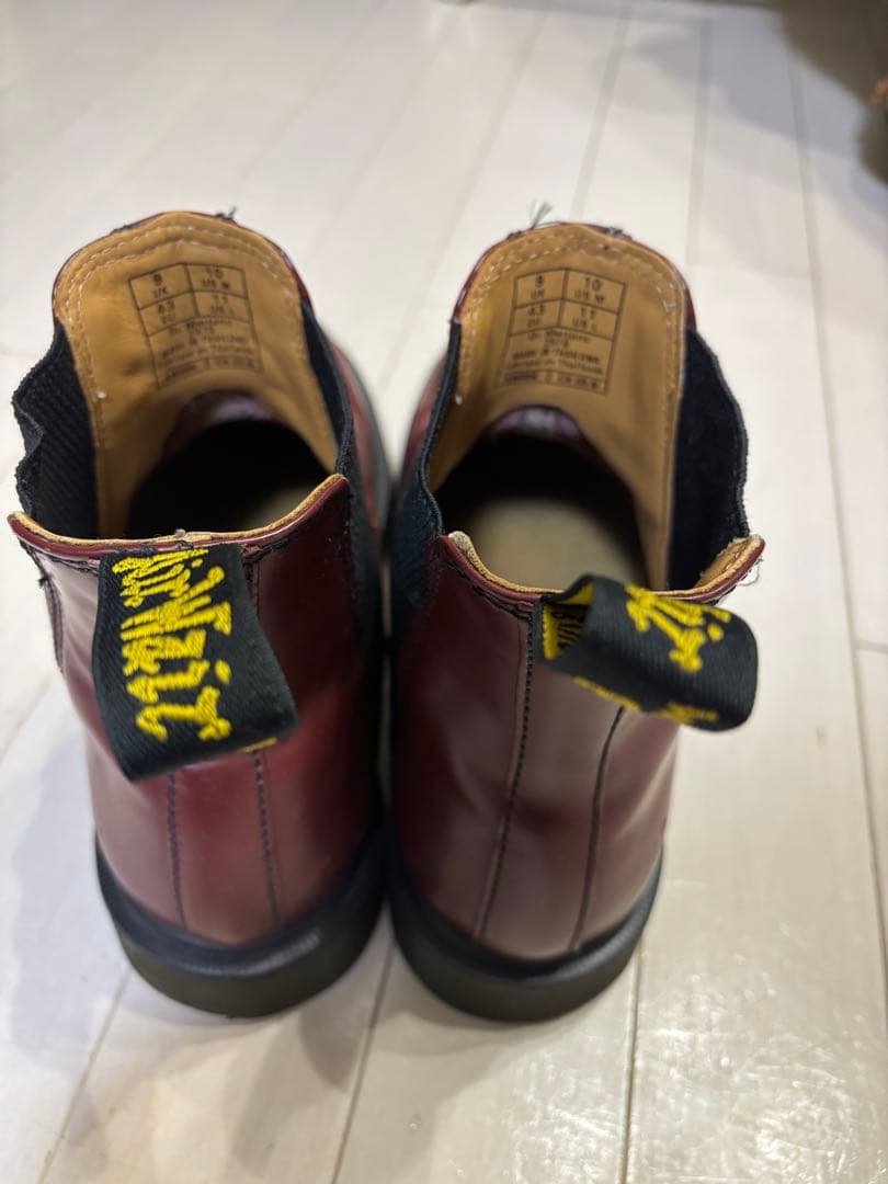 ドクターマーチン2976チェルシーブーツ（サイドゴアブーツ）チェリーレッドカラー