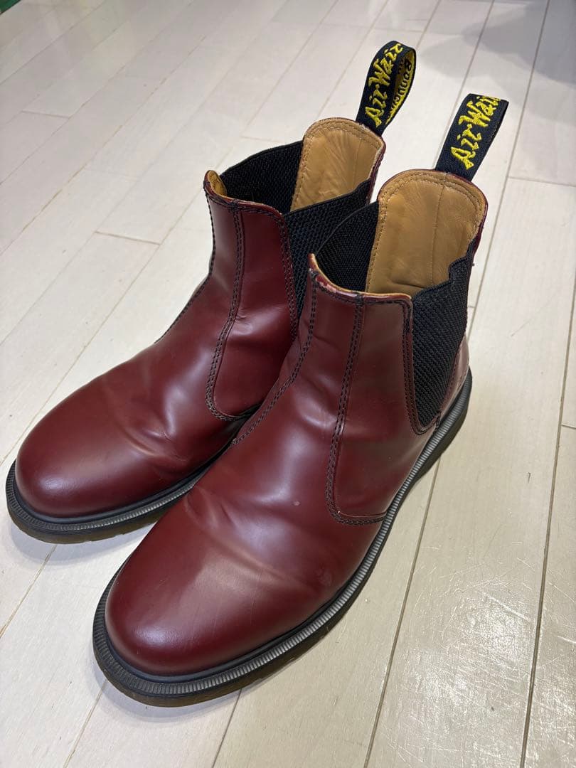 ドクターマーチン2976チェルシーブーツ（サイドゴアブーツ）チェリーレッドカラー