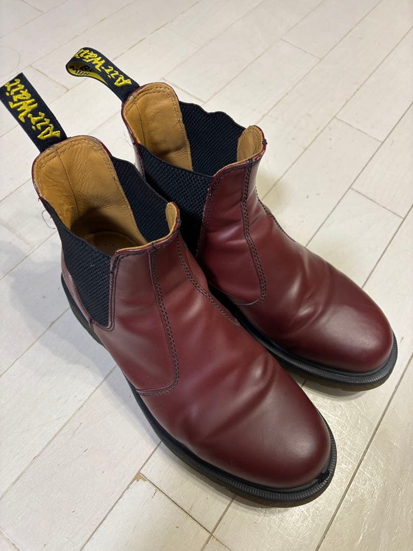 ドクターマーチン2976チェルシーブーツ（サイドゴアブーツ）チェリーレッドカラー