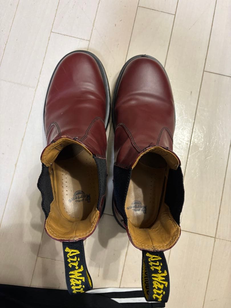 ドクターマーチン2976チェルシーブーツ（サイドゴアブーツ）チェリーレッドカラー