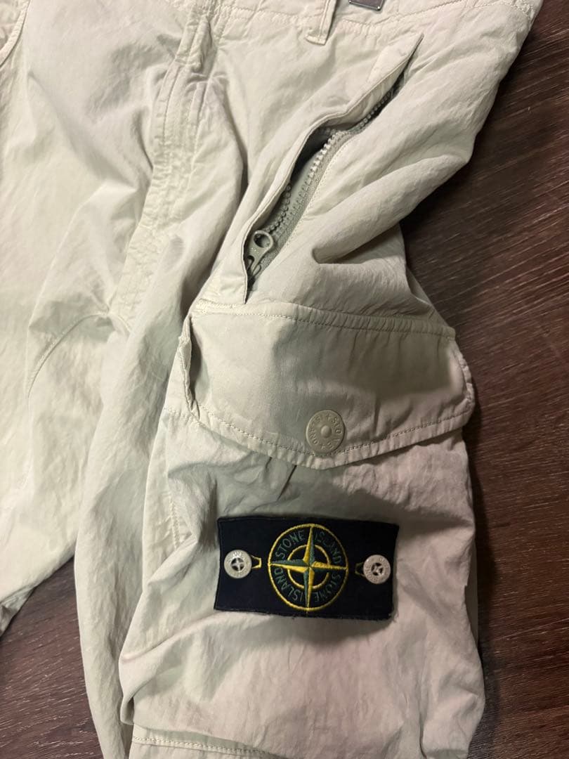 ストーンアイランド　ナイロン　パンツ　クリーム　アイボリー