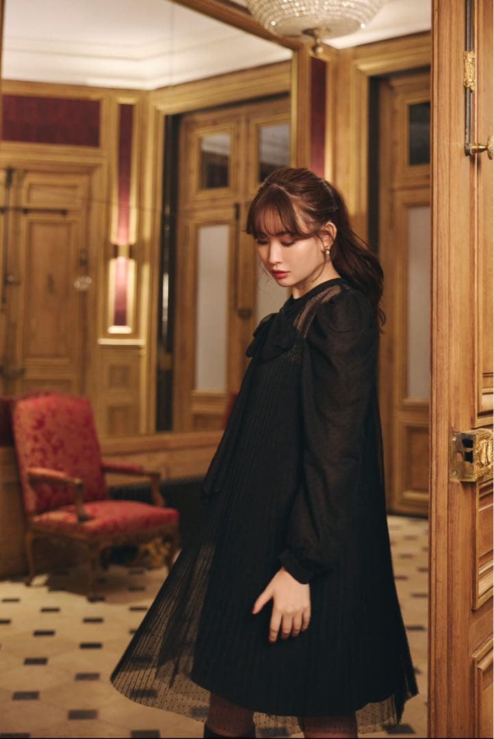 【年末値下】French Pleated Lace Dress