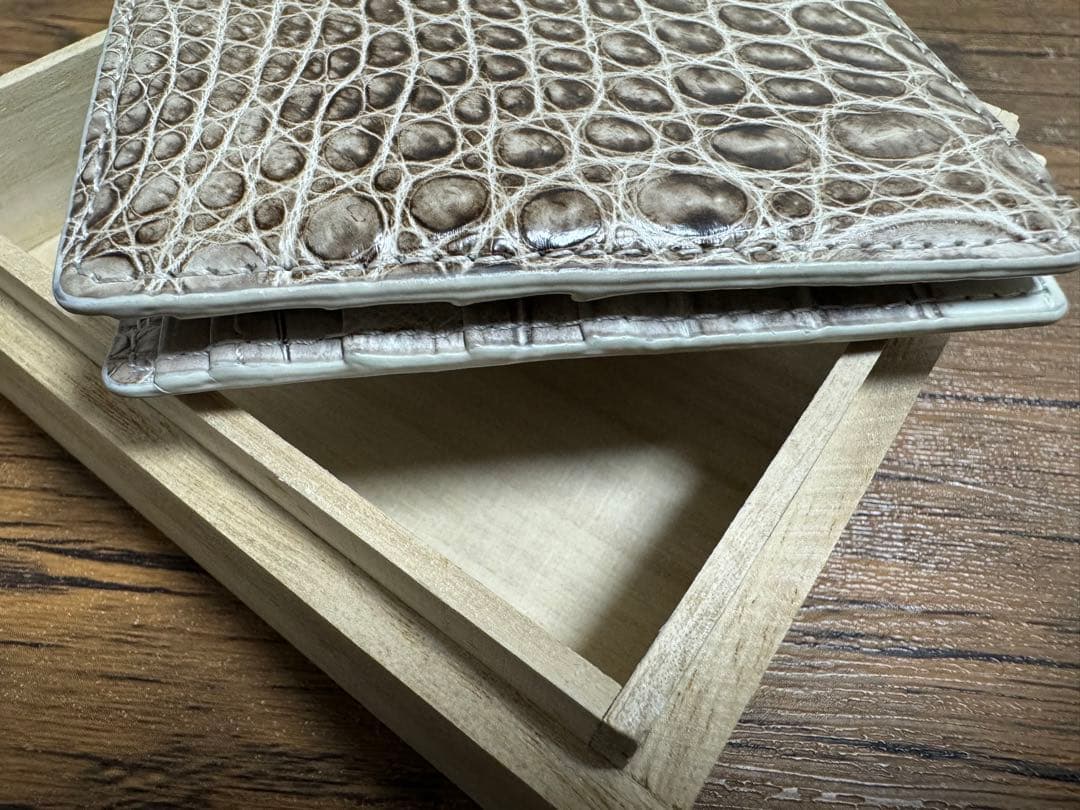 1/2終了　三京商会　ヒマラヤクロコダイル　２つ折り財布　男女兼用　クロコ