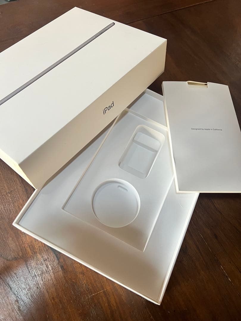 ★箱付き✨iPad 第8世代WiFi+Cellular Simフリー 32GB★