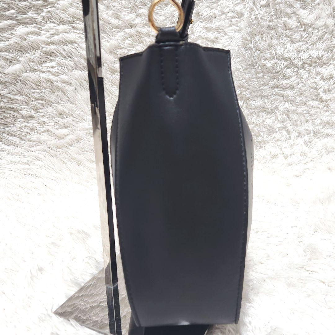 パンチングロゴ レザー ブラック ショルダーバッグ ステラマッカートニー