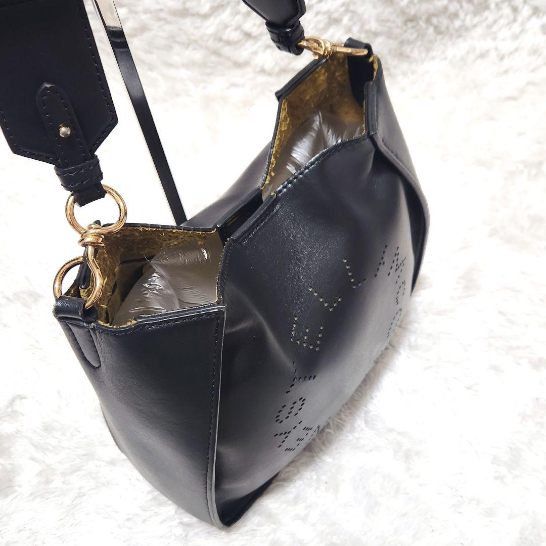 パンチングロゴ レザー ブラック ショルダーバッグ ステラマッカートニー