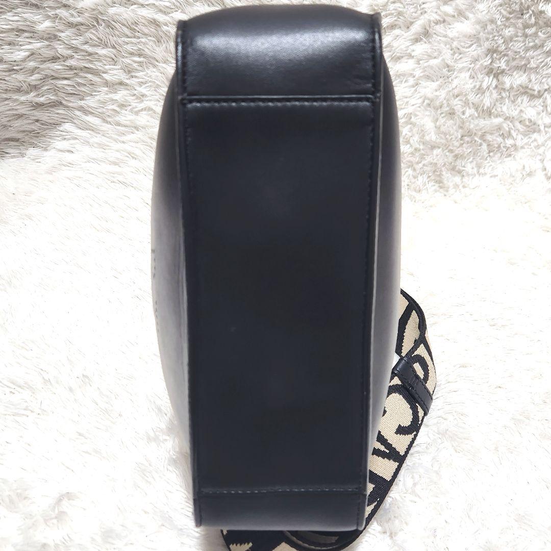 パンチングロゴ レザー ブラック ショルダーバッグ ステラマッカートニー