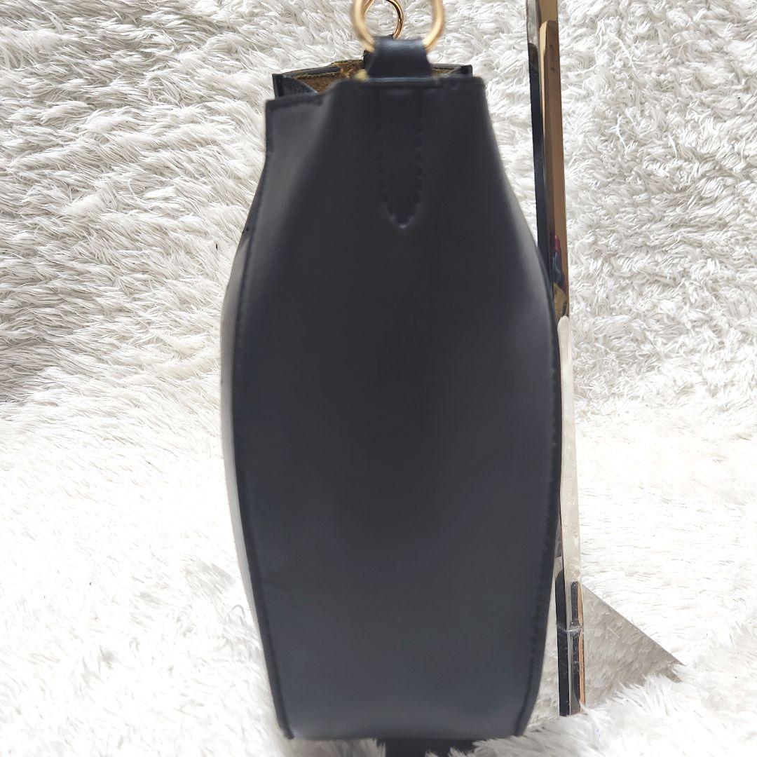 パンチングロゴ レザー ブラック ショルダーバッグ ステラマッカートニー