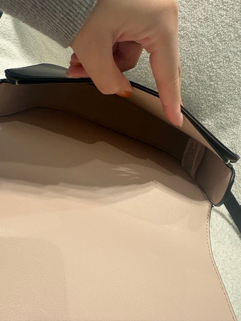 【美品】kate spade ショルダーバッグブラック レザー フラップ斜め掛け