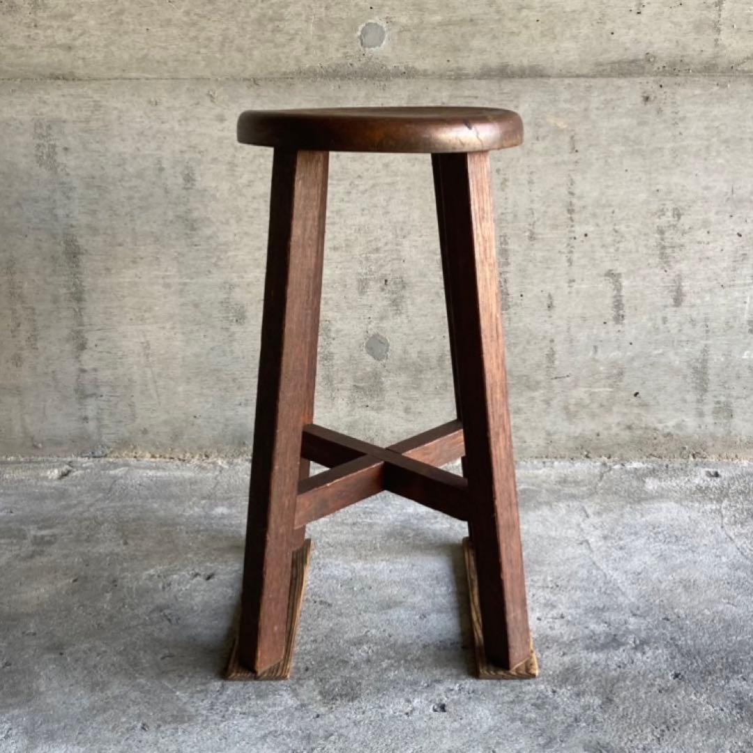 古い丸椅子 スツール チェア 椅子 木製 飾り台 置物台 花台 古道具 レトロ