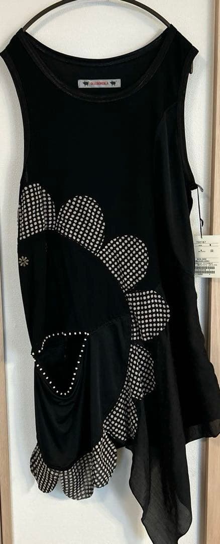 アルベロベロの花柄ビジュー付きノースリーブチュニック