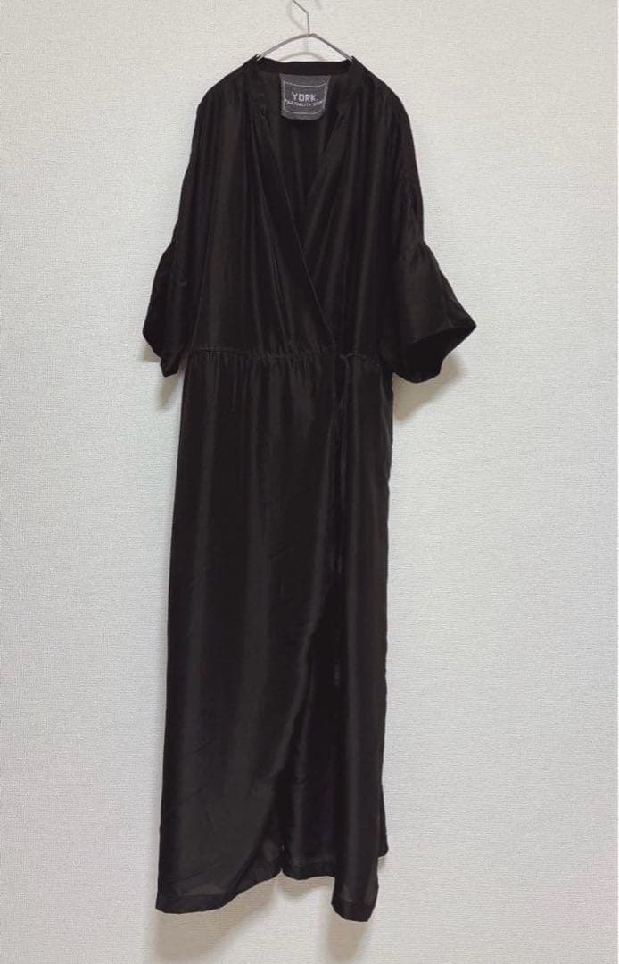 名品　完売【YORK.】定価6.5万円 羽二重 絹 Habutaeオールインワン