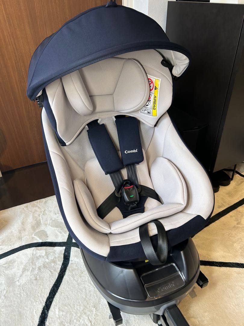 コンビ クルムーヴ スマート Light ISOFIX 新生児 チャイルドシート