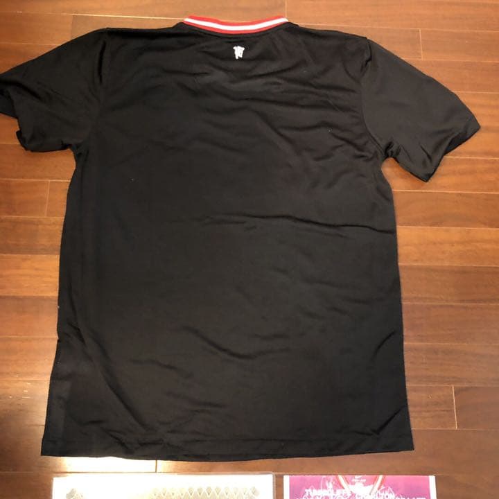 マンチェスターユナイテッド選手サイン入りユニフォーム