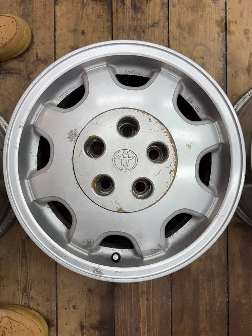 コーンスープとペヤングハイエースワゴン 100系 純正 アルミホイール4本