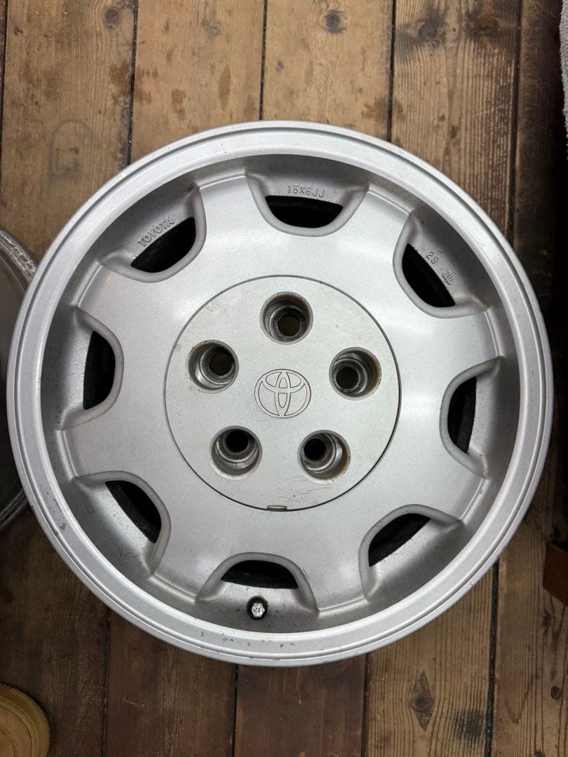 コーンスープとペヤングハイエースワゴン 100系 純正 アルミホイール4本