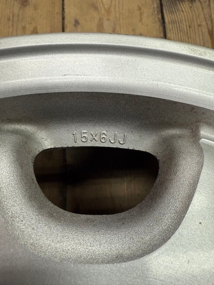 コーンスープとペヤングハイエースワゴン 100系 純正 アルミホイール4本