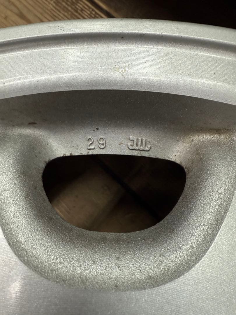 コーンスープとペヤングハイエースワゴン 100系 純正 アルミホイール4本