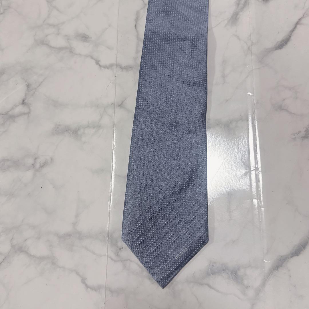 【訳あり】プラダ　ネクタイ　光沢　シルバー　ブルー　ナロータイ