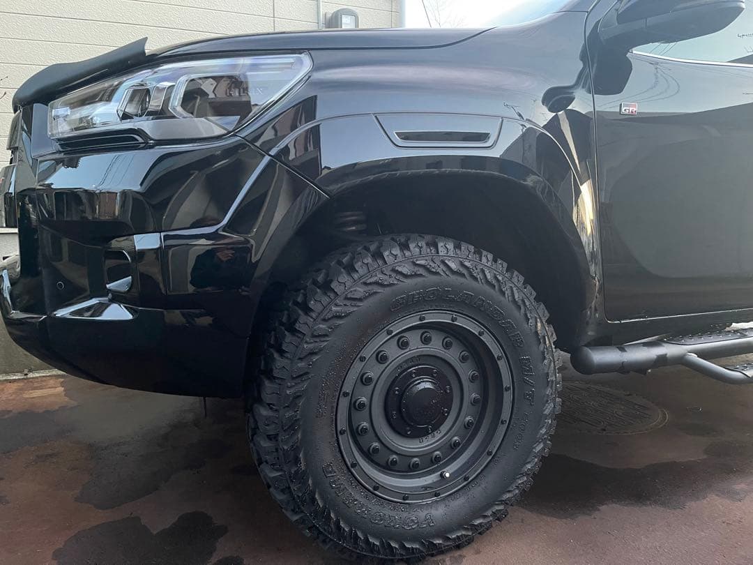 ハイラックス　ディーンコロラド　17インチ　タイヤホイールセット