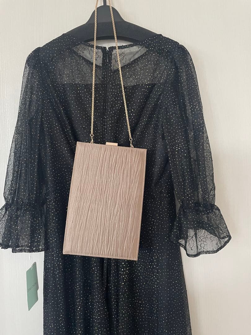 AIMER 縦型クラッチバッグ ベージュ