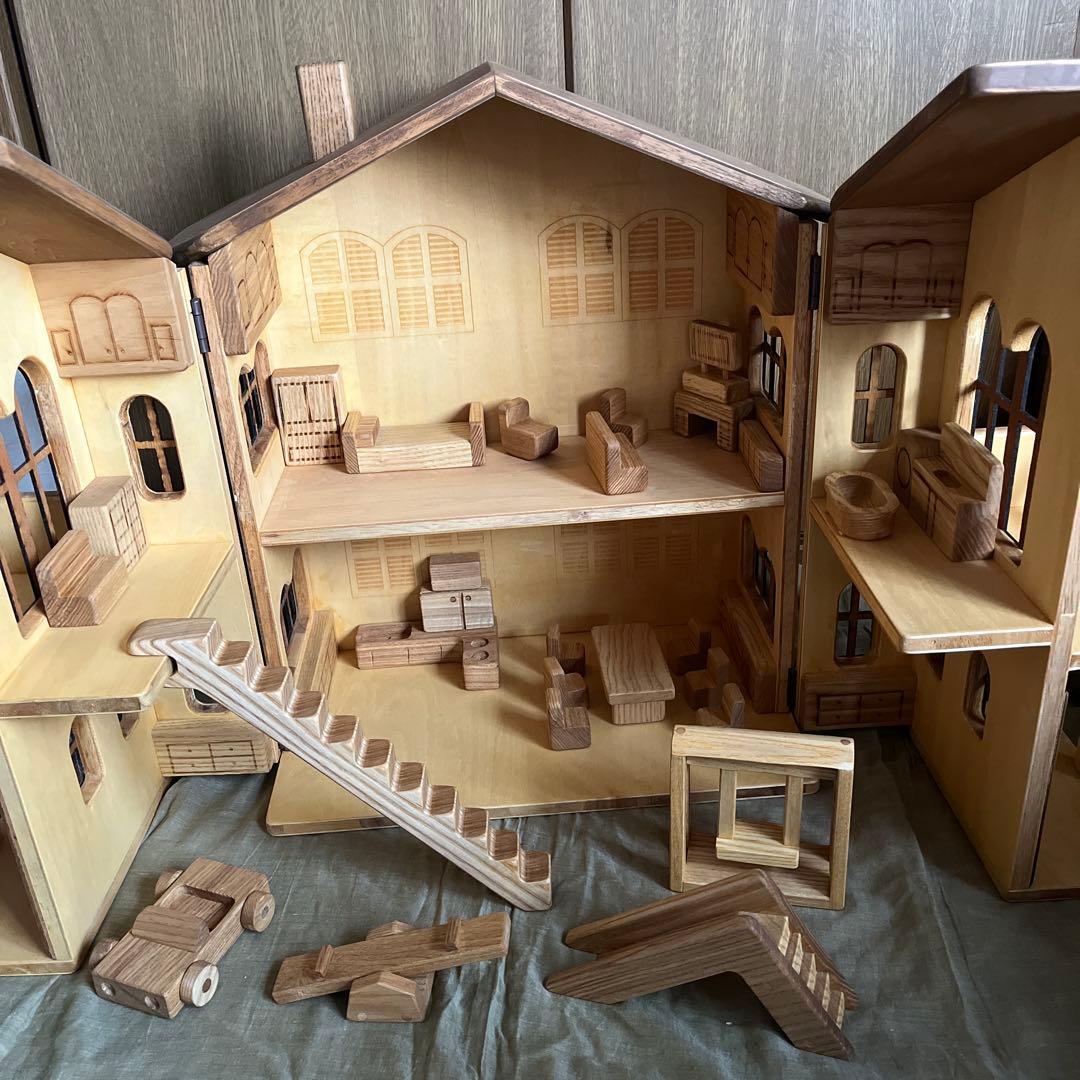 と*こ様 木製2階建てドールハウス