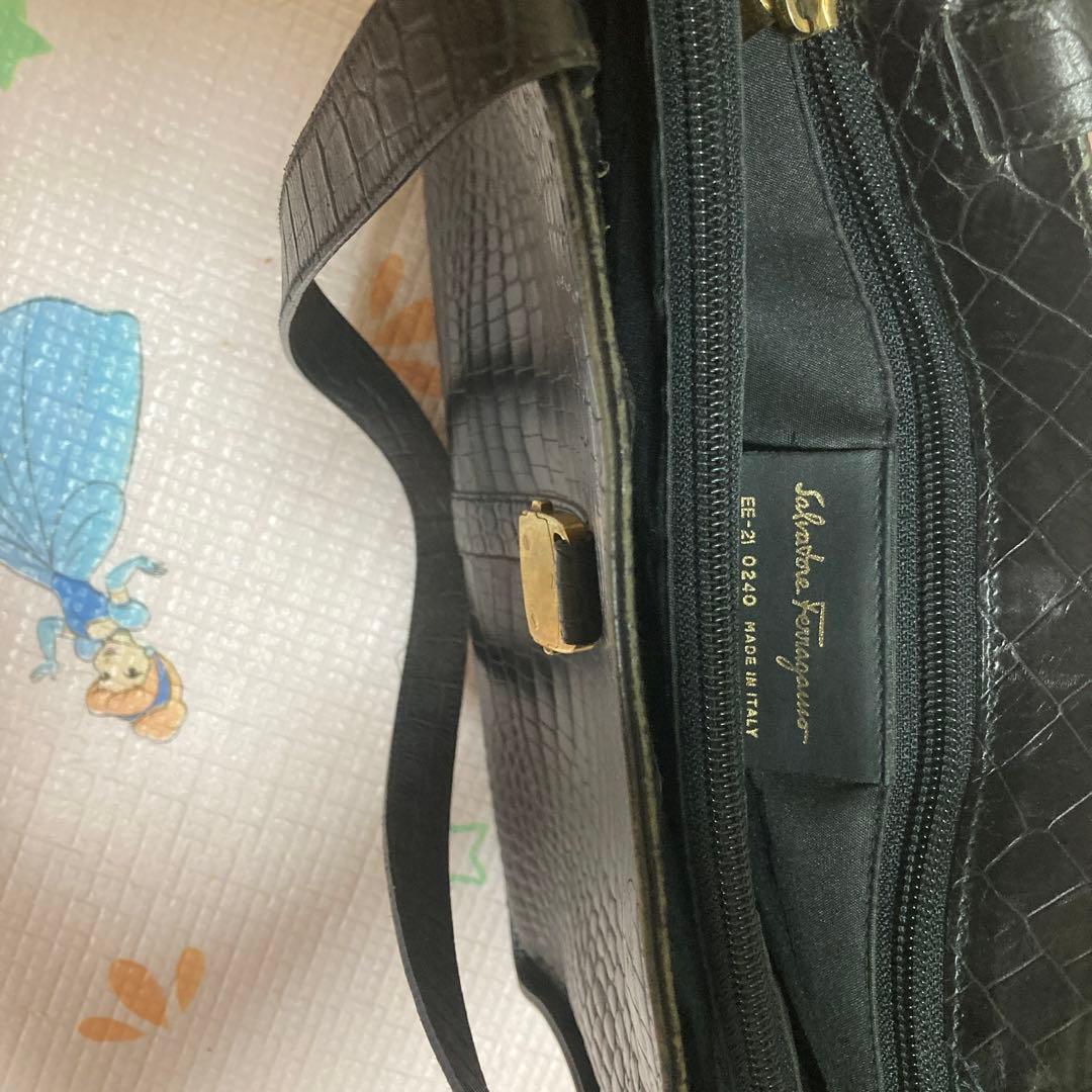 FERRAGAMO【フェラガモ】　EE-21 0240 型押し　かばんレディース