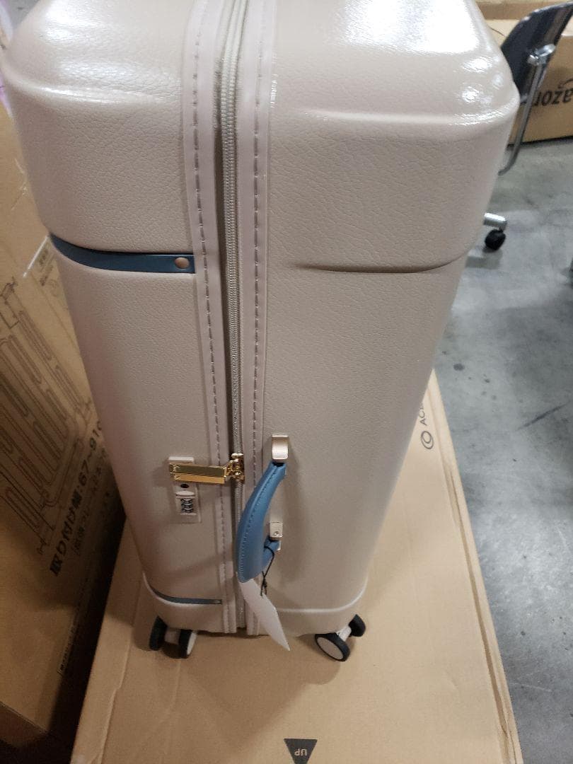 ハント] スーツケース ノートル No.06883 75L 5~7泊 4.4㎏