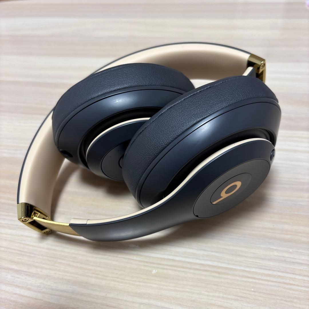 beatsStudio3 ワイヤレスヘッドホン(専用ケースつき)