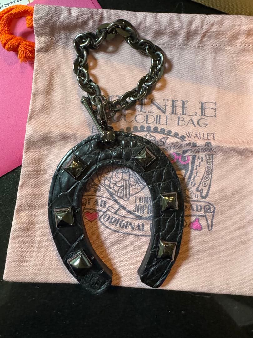 チビナイル　馬蹄チャーム&バングル　黒　クロコダイル　ペンダントのおまけ付き