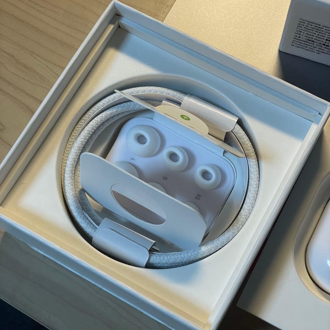 【美品】　AirPods Pro 第2世代 USB-C 全機能正常・付属品完備