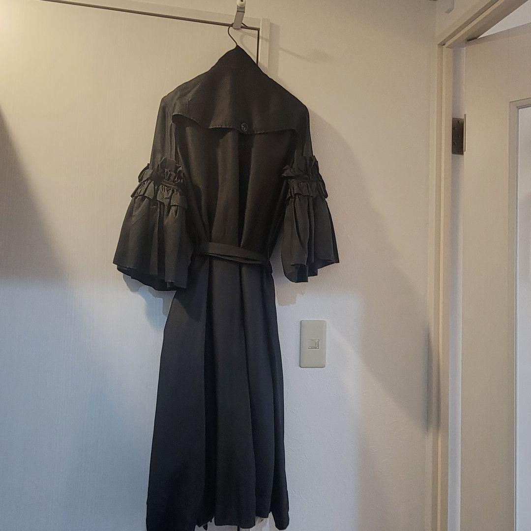 アントニオベラルディの黒クチュールトレンチコート