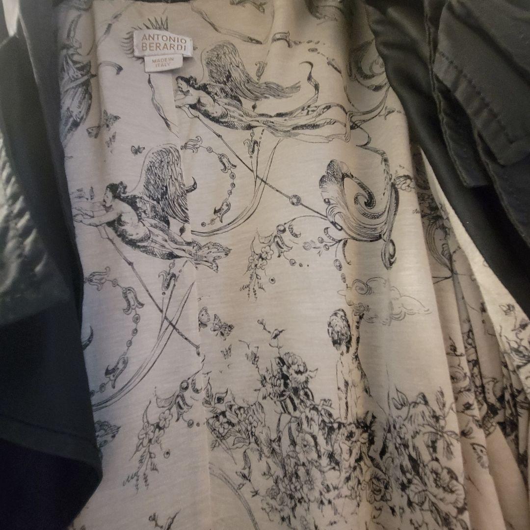 アントニオベラルディの黒クチュールトレンチコート