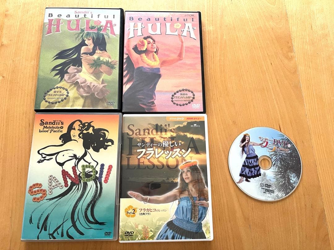 w*a様 Sandii's Hula Lessons DVD 5枚セット　カヒコ