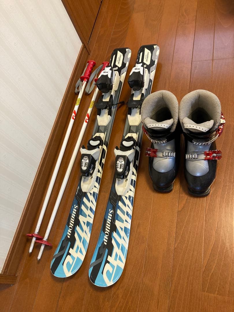 スキーセット（小学校低学年用） 板90cm、ブーツ22〜22.5cm、ストック他