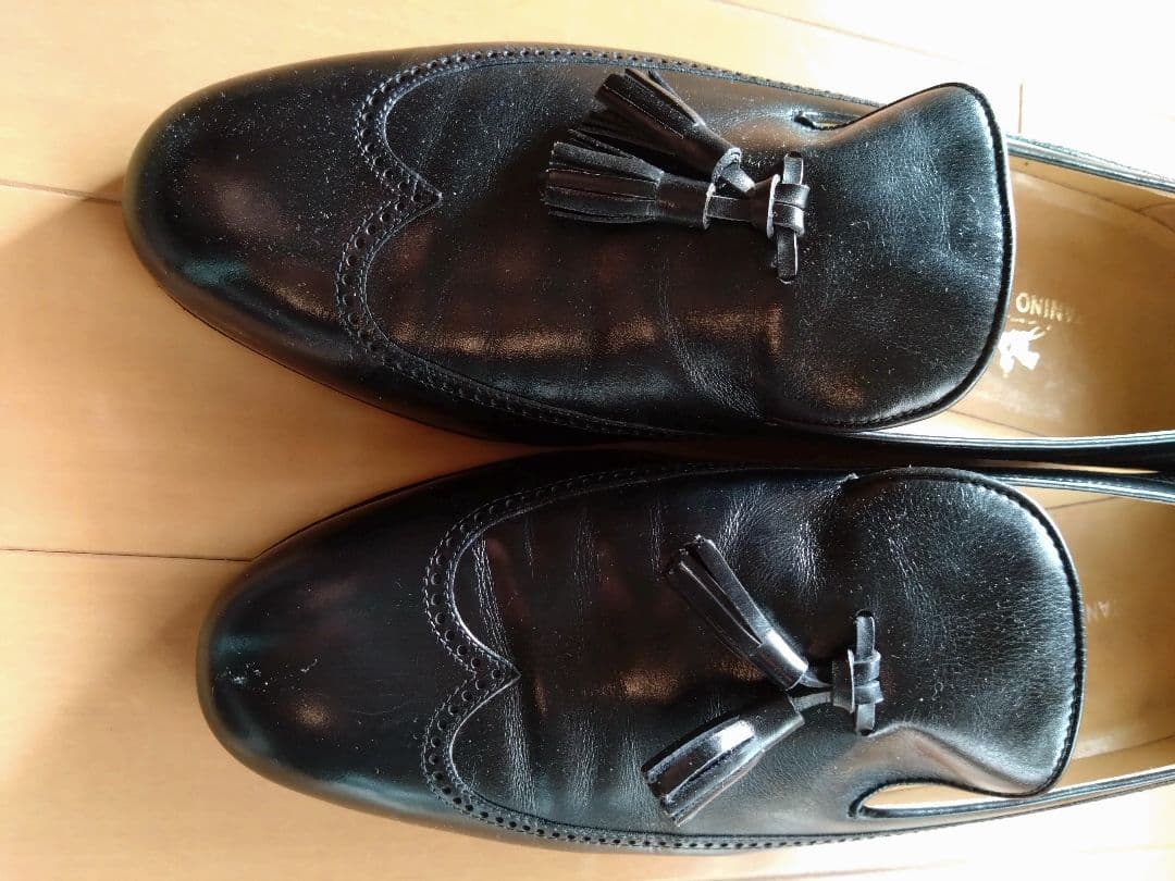 ごんです。TANINO CRISCI 黒タッセルローファー