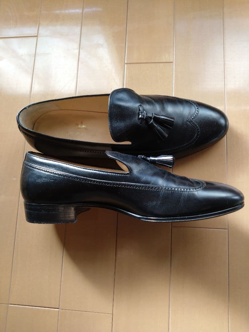ごんです。TANINO CRISCI 黒タッセルローファー
