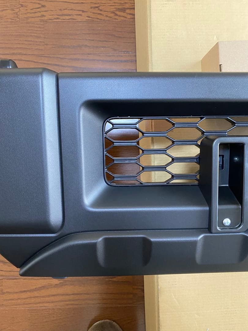 ジムニー JB64 XC 純正フロントバンパー フォグランプなし 新車外し 美品